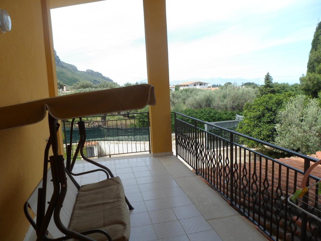 Villa Giu, Indipendent Villa Near Airport And Sea Чинизи Номер фото
